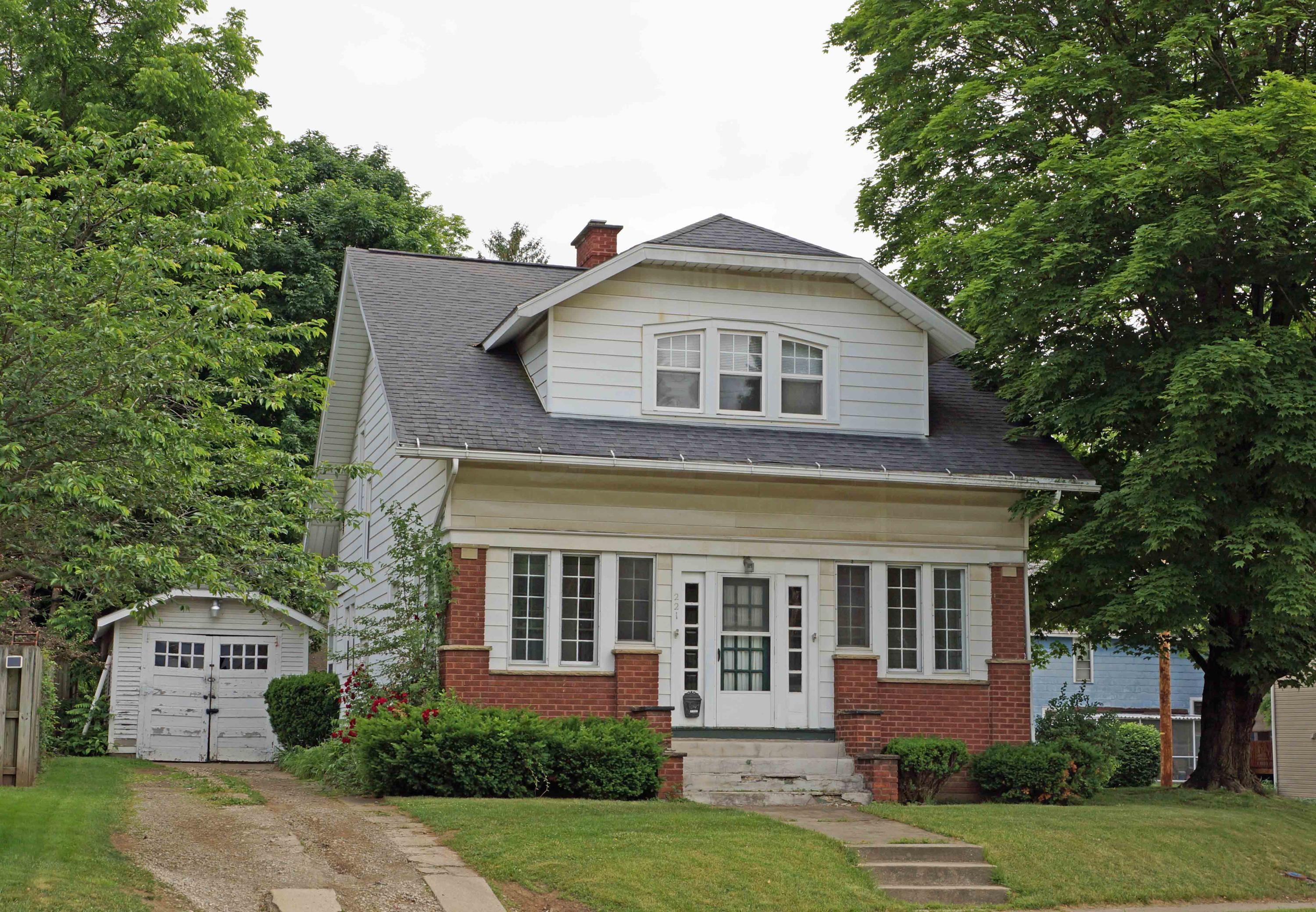 221 Coshocton Avenue Mount Vernon OH 43050